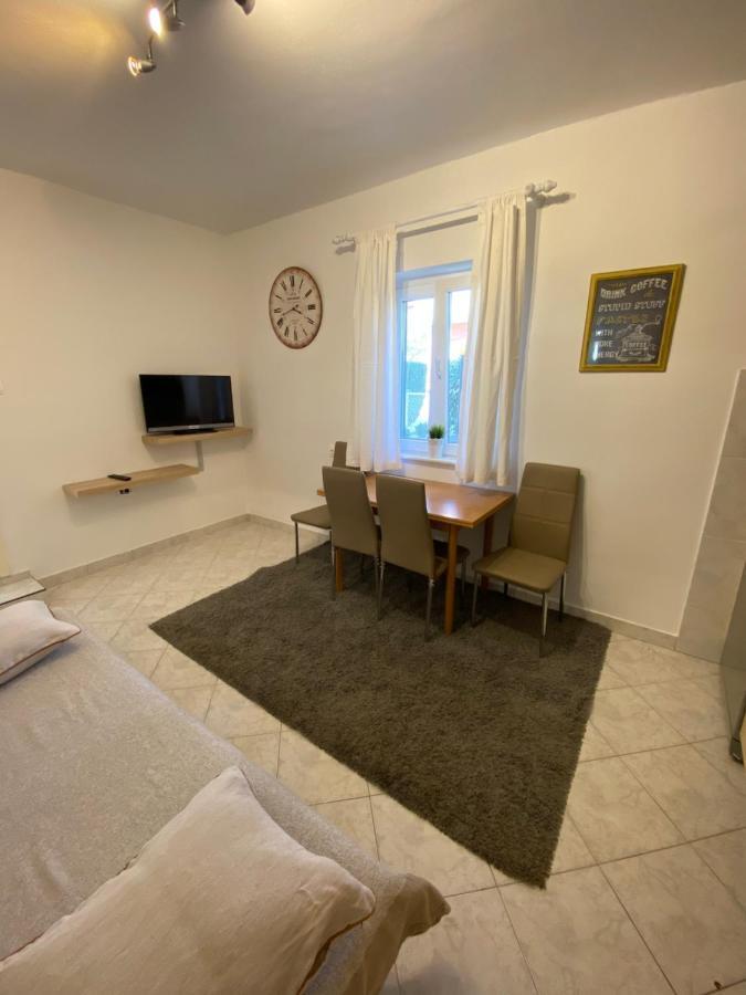 Apartmani Lu Biograd Na Moru Exterior foto