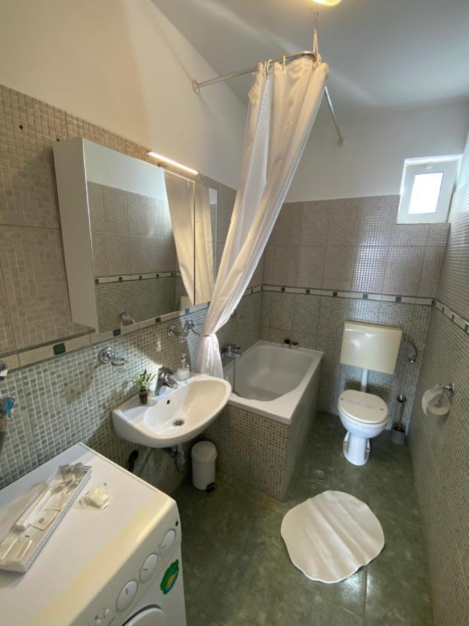 Apartmani Lu Biograd Na Moru Exterior foto