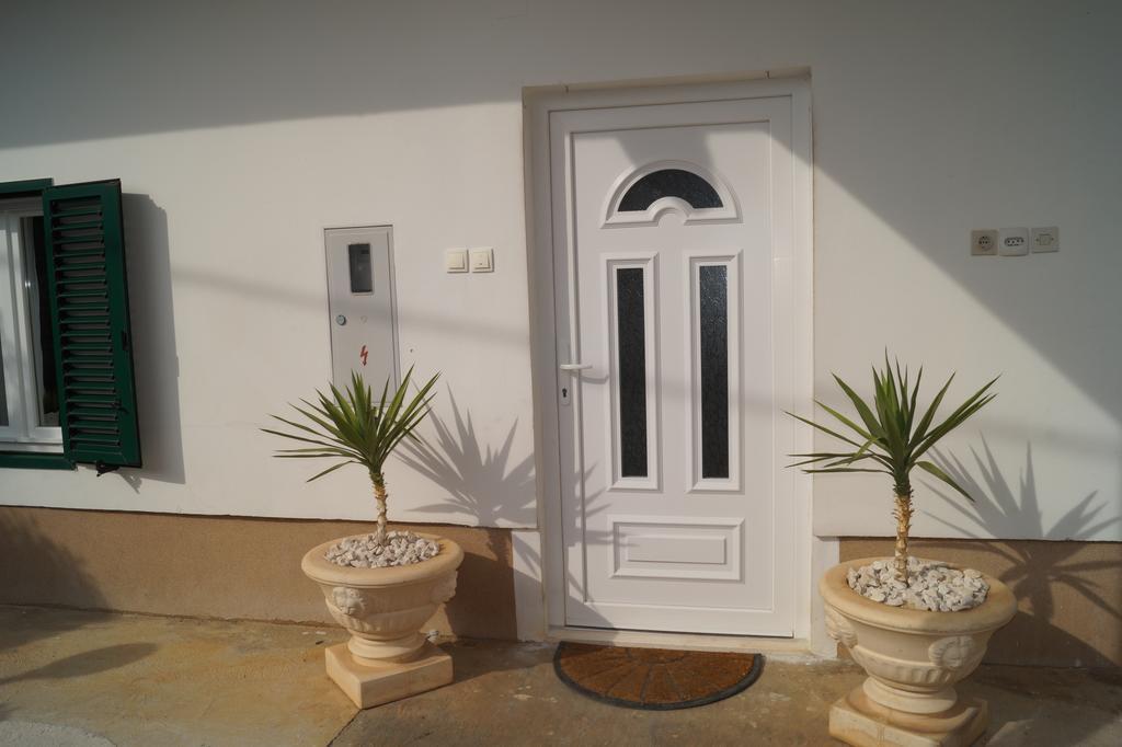 Apartmani Lu Biograd Na Moru Exterior foto
