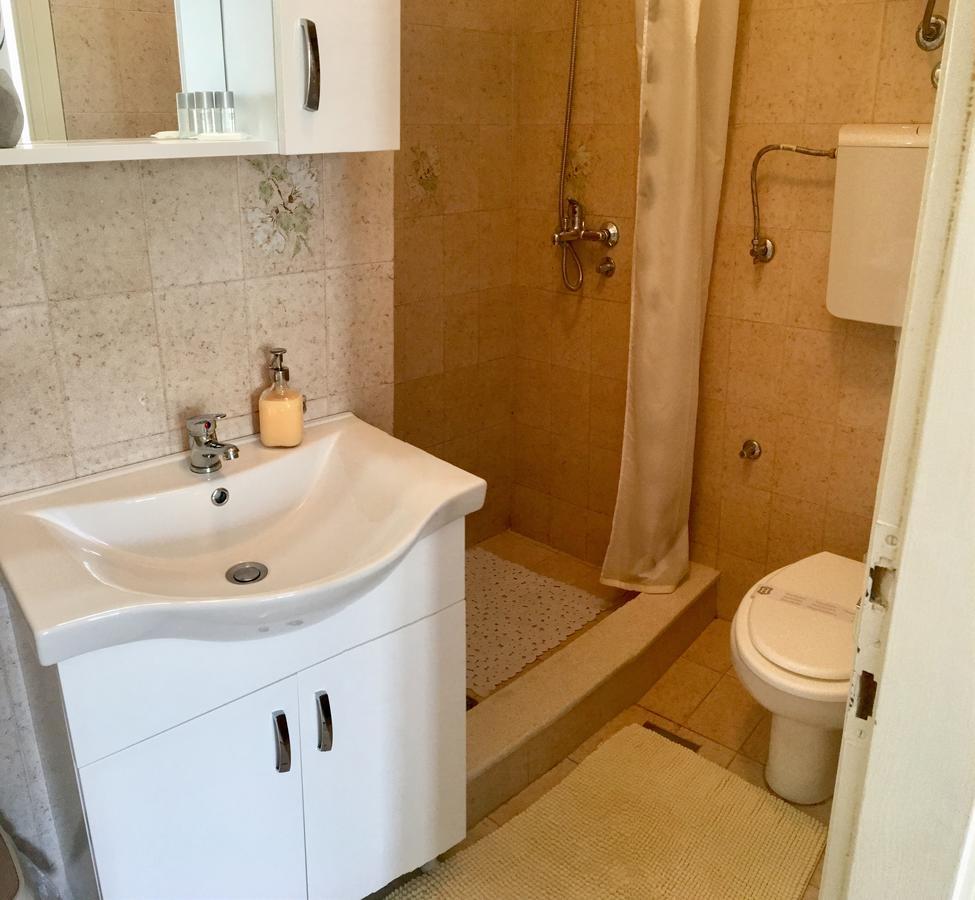 Apartmani Lu Biograd Na Moru Exterior foto